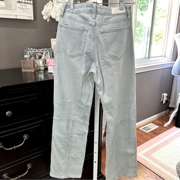 Hollister Low-Rise Dad Jeans – Size 0R (W24 L31) | Light Wash Panel Denim - Picture 14 of 16